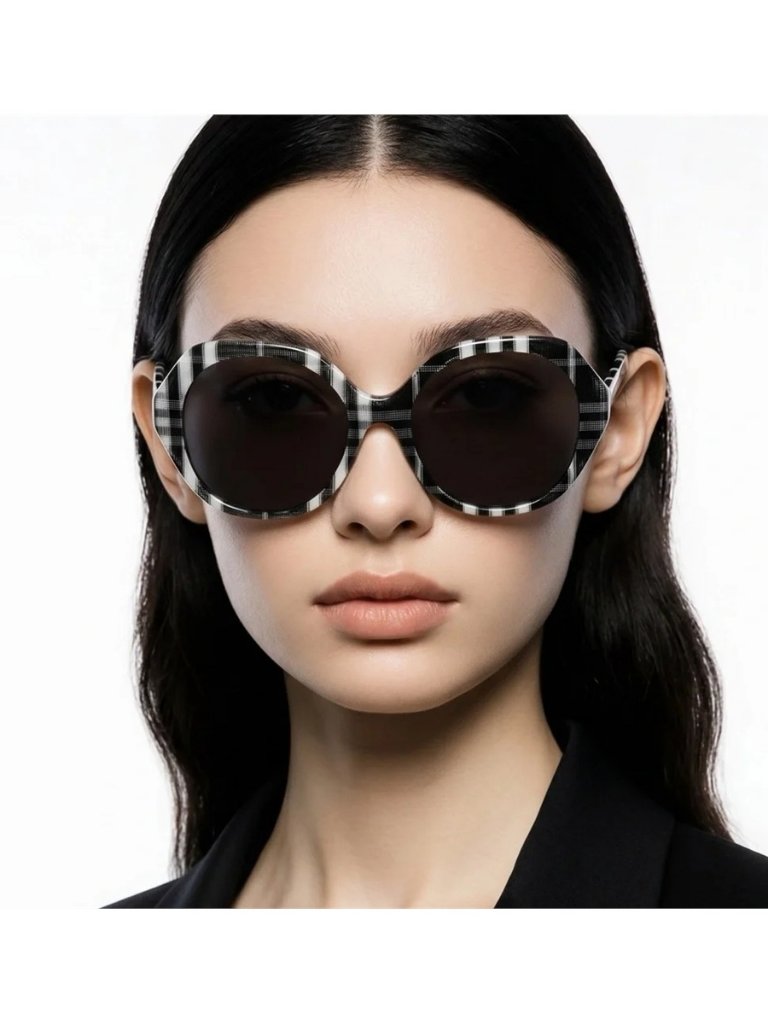 Stylish Black And White Checkered Sunglasses Be4375 4953